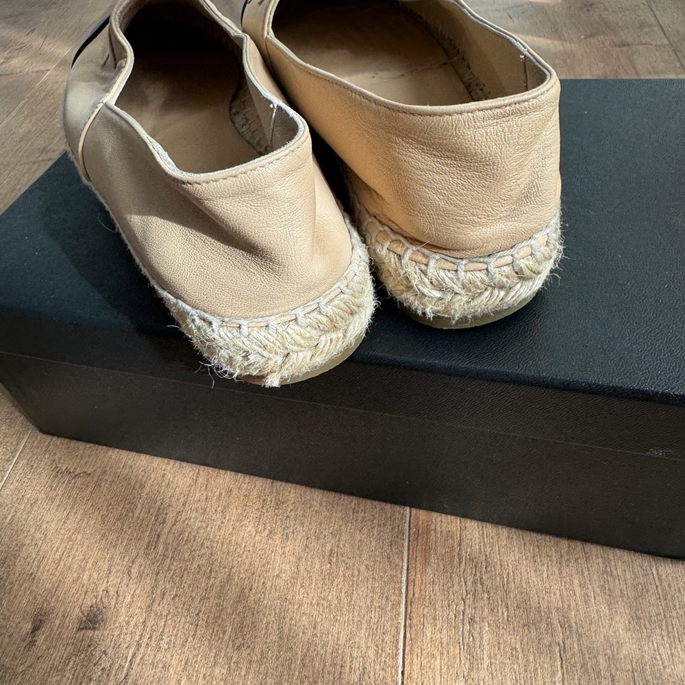 Chanel shoes - Picture 8 of 10